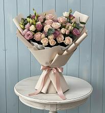 Букет цветов из:  Розы и Лизиантусы в Бежецке