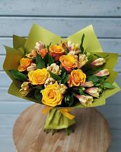 Букет цветов из:  Альстромерии и Розы в Бежецке