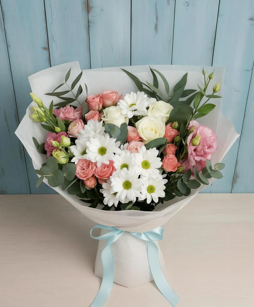 Букет цветов из: Розы, Лизиантусы и Хризантемы в Бежецке