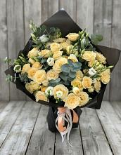 Букет цветов из:  Розы и Лизиантусы в Бежецке