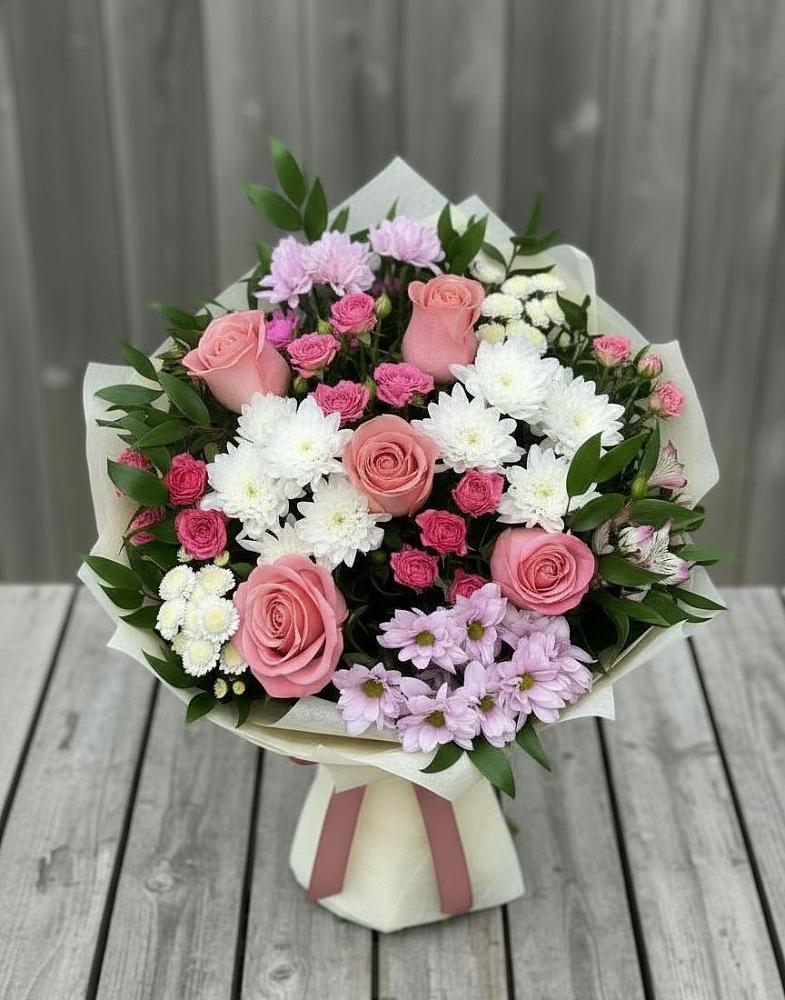 Букет цветов из: Альстромерии, Гвоздики, Розы и Хризантемы в Бежецке