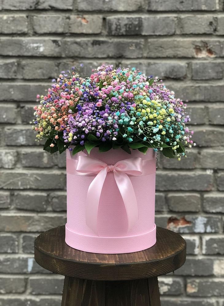 Цветочная композиция из Гипсофила и Розы в шляпной коробке в Бежецке