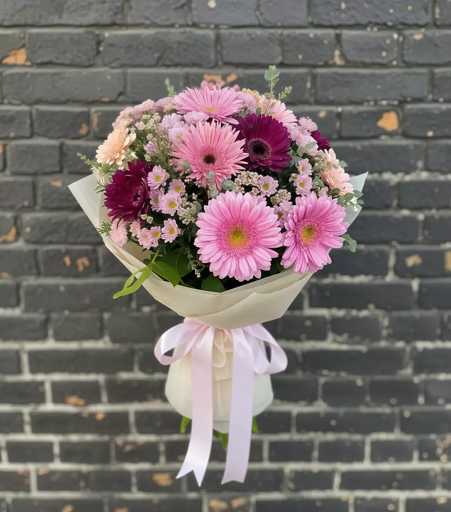 Букет цветов из: Герберы и Хризантемы в Бежецке