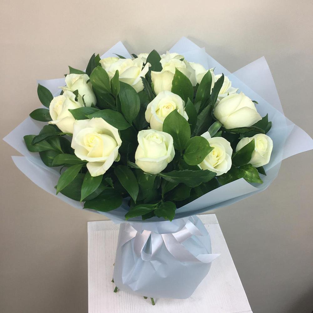 Букет 15 Белых роз Проуд в Бежецке