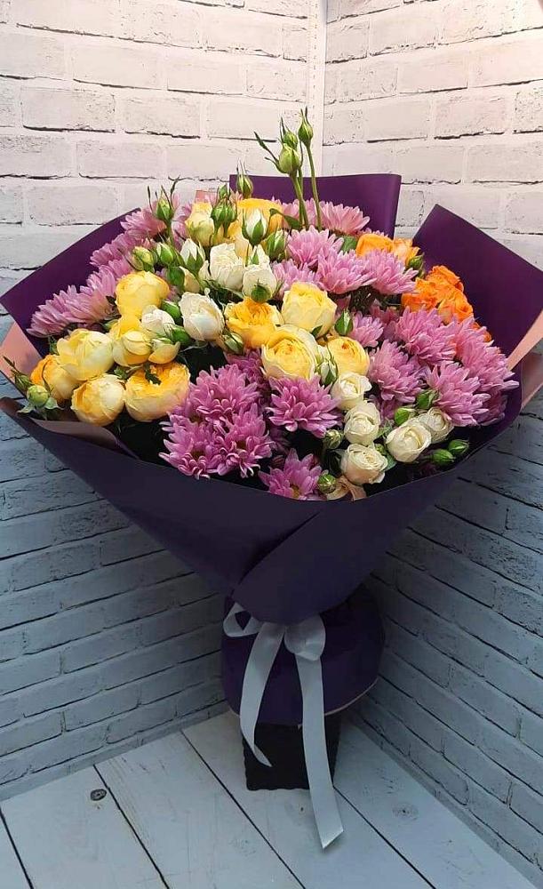 Букет цветов из: Хризантемы и Розы в Бежецке