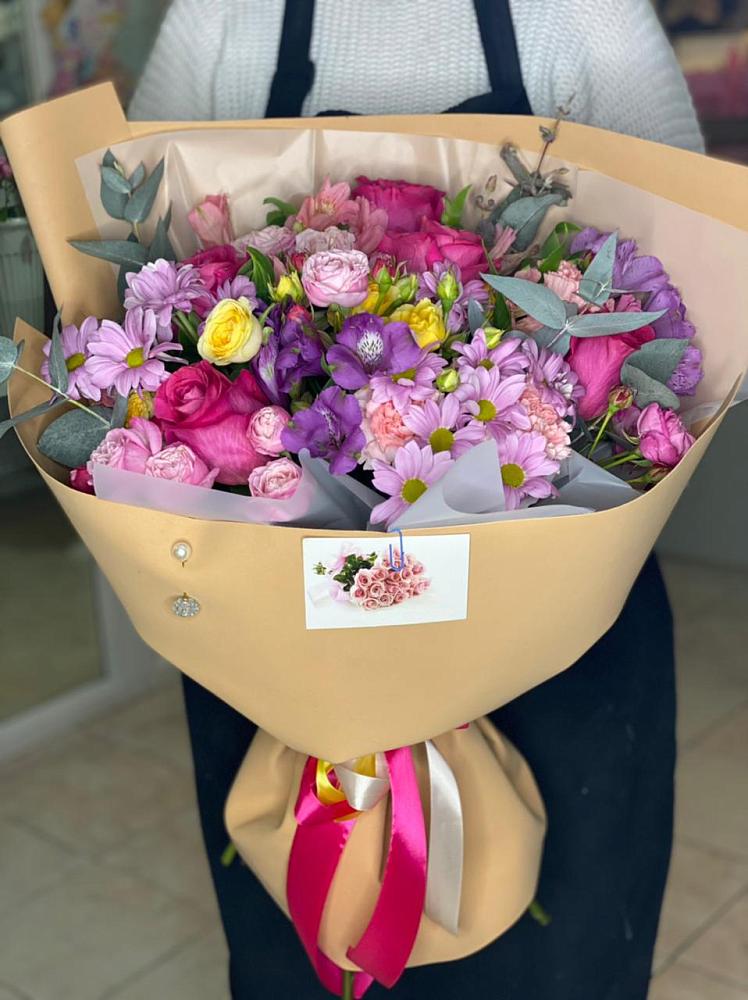 Букет цветов из: Хризантемы, Гвоздики и Альстромерии в Бежецке