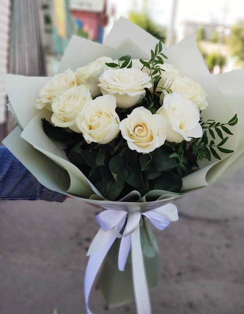 Букет Белые розы Проуд в Бежецке