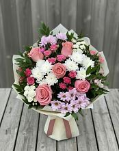 Букет цветов из:  Альстромерии, Гвоздики, Розы и Хризантемы в Бежецке