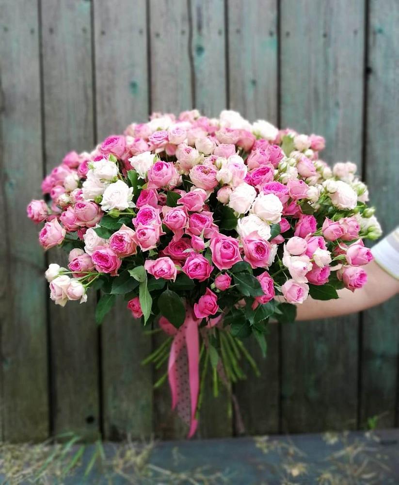 Букет Розовые кустовые розы Натали и Лав Лидия в Бежецке