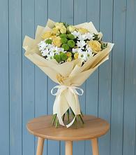 Букет цветов из:  Хризантемы и Розы в Бежецке