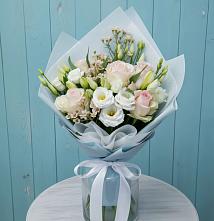 Букет цветов из:  Розы и Лизиантусы в Бежецке