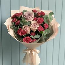 Букет цветов из:  Гвоздики и Розы в Бежецке