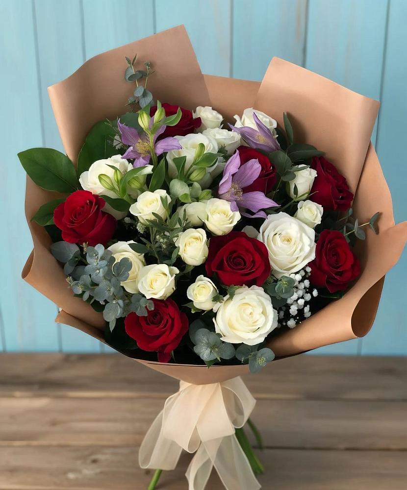 Букет цветов из: Розы и Альстромерии в Бежецке