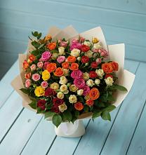 Букет Микс из разноцветных кустовых роз в Бежецке